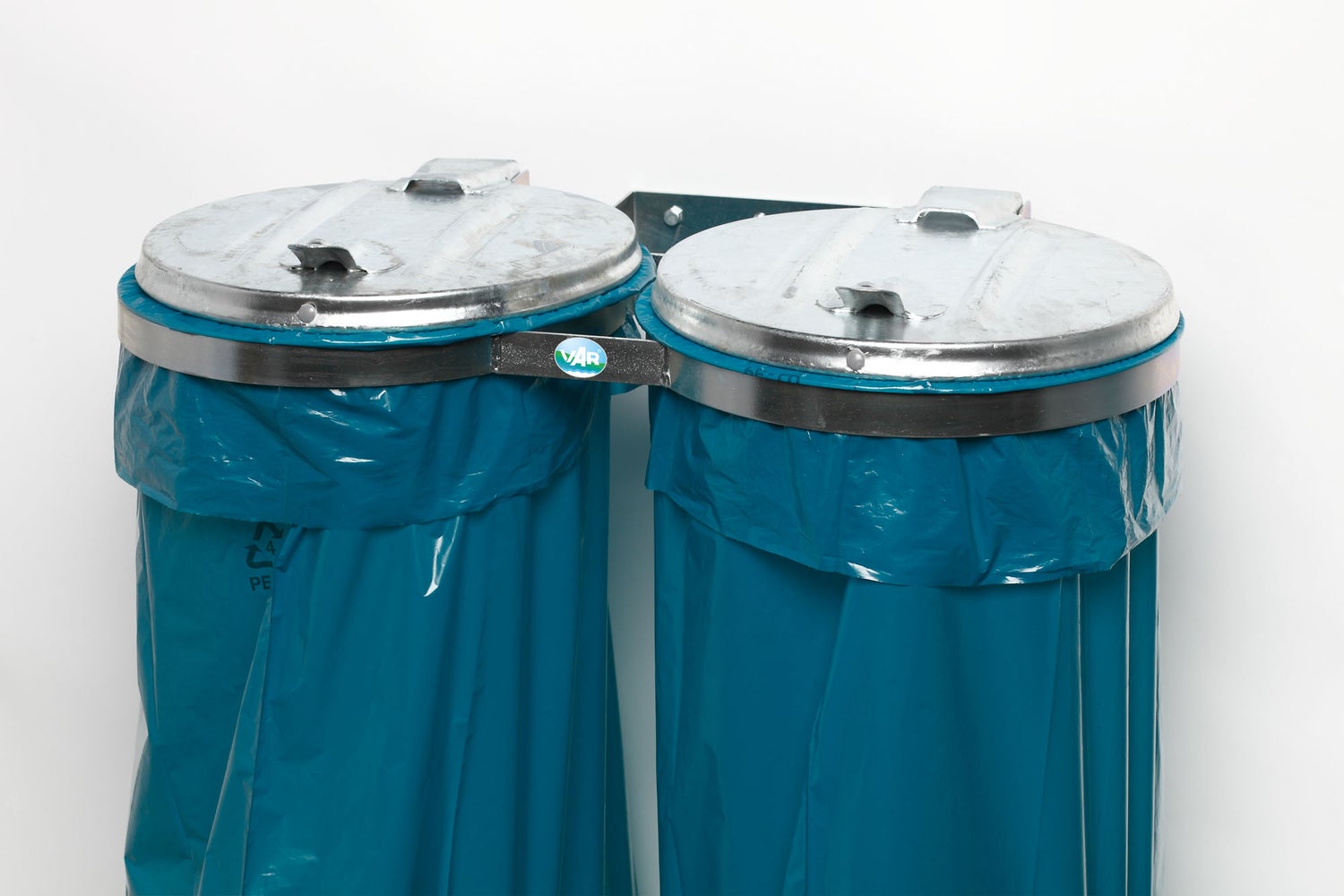 PROREGAL Robuuste dubbele afvalbak met metalen deksel, wandmontage, 2 x 120 liter, B x D 80 x 53 cm, gegalvaniseerd staal