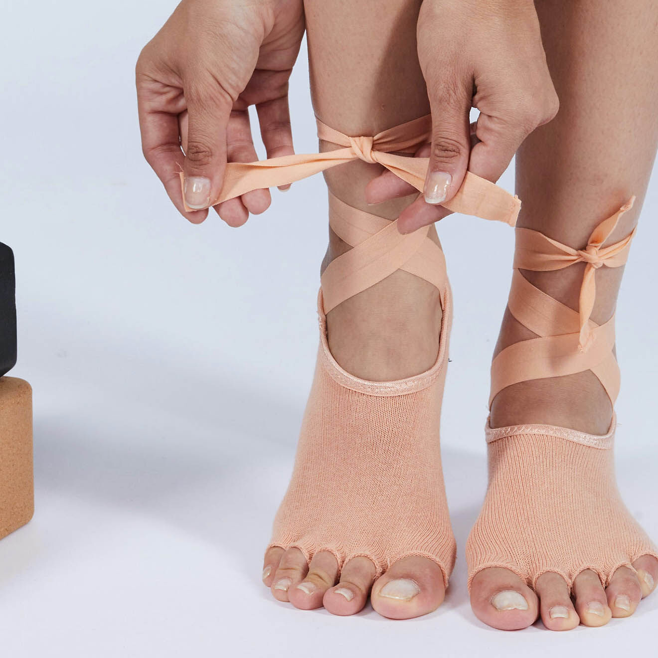 Onamaste Chaussettes de yoga antidérapantes beiges