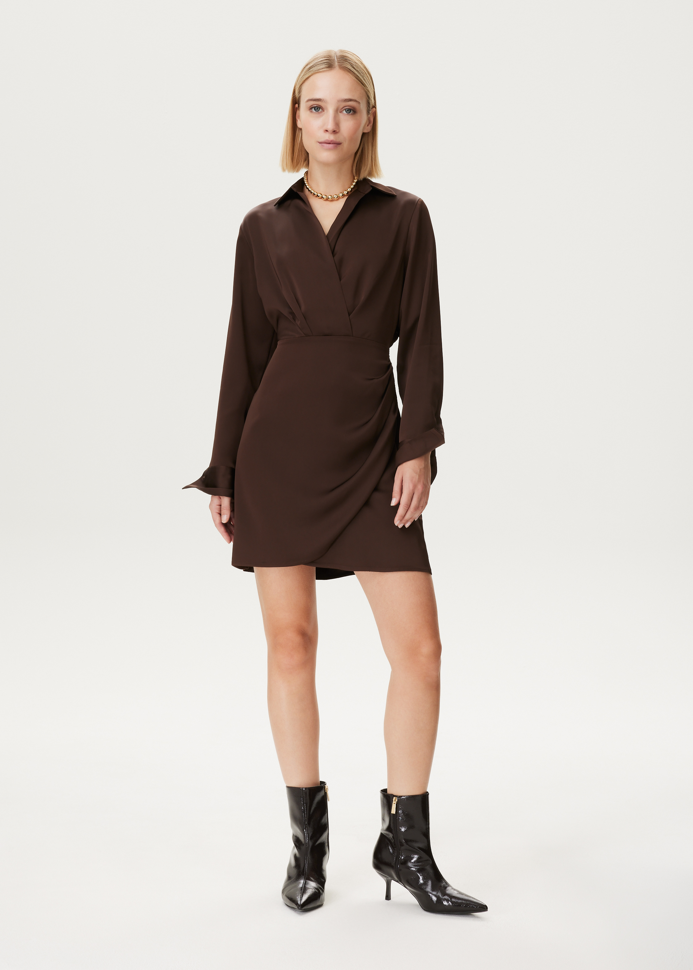 Satijnen wrap jurk
