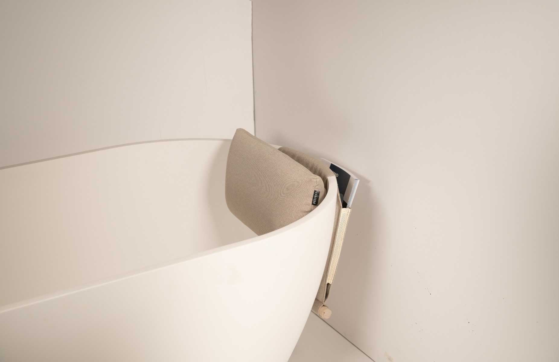 Riho Universal vrijstaand hoofdkussen met opbergvak pebble grey 40x25cm