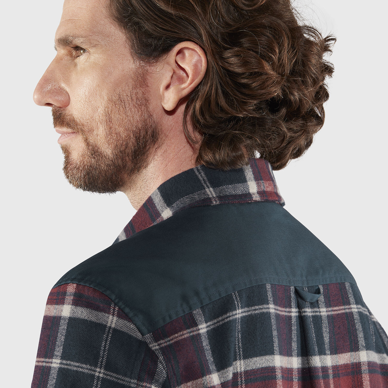 Fjällräven Mens Övik Twill Shirt F2021 model