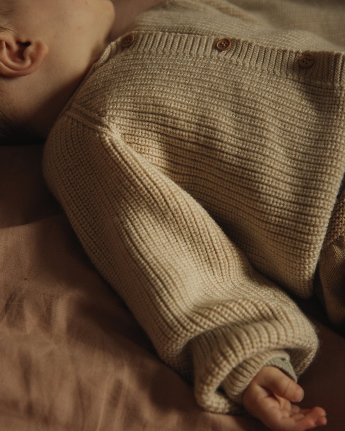 Ullcardigan Baby – 100% Merino, Ubehandlet Ull | Cardigan Inga