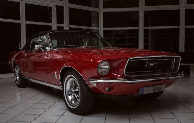 Mustang Oldtimer fahren in Frankfurt als Geschenk