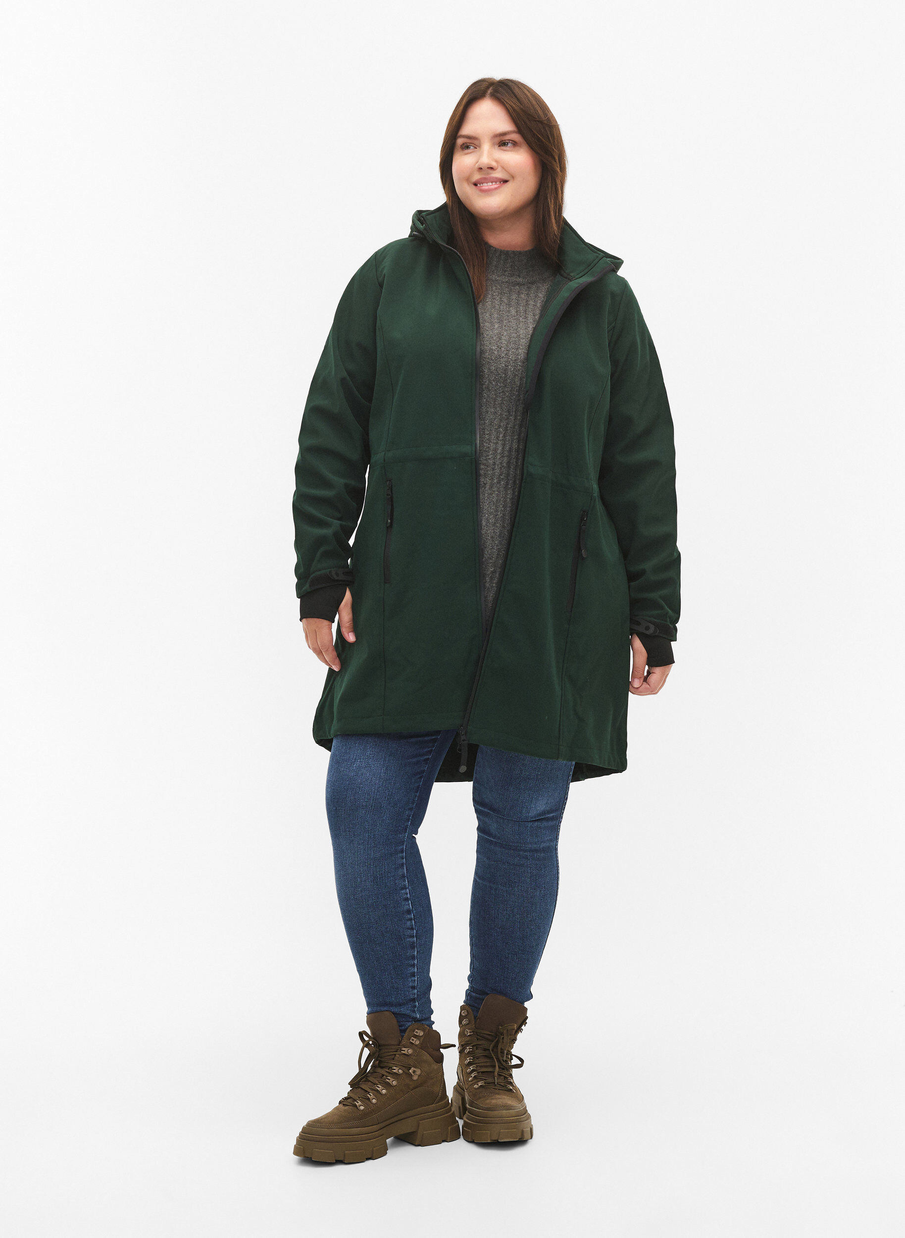 Softshell jakke med aftagelig hætte