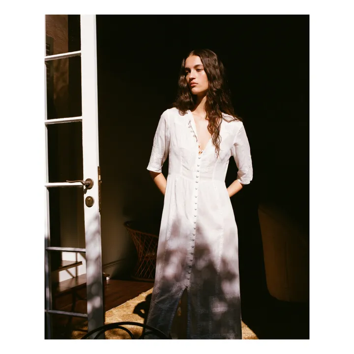 All That Remains Robe Quinn Brodée | Blanc