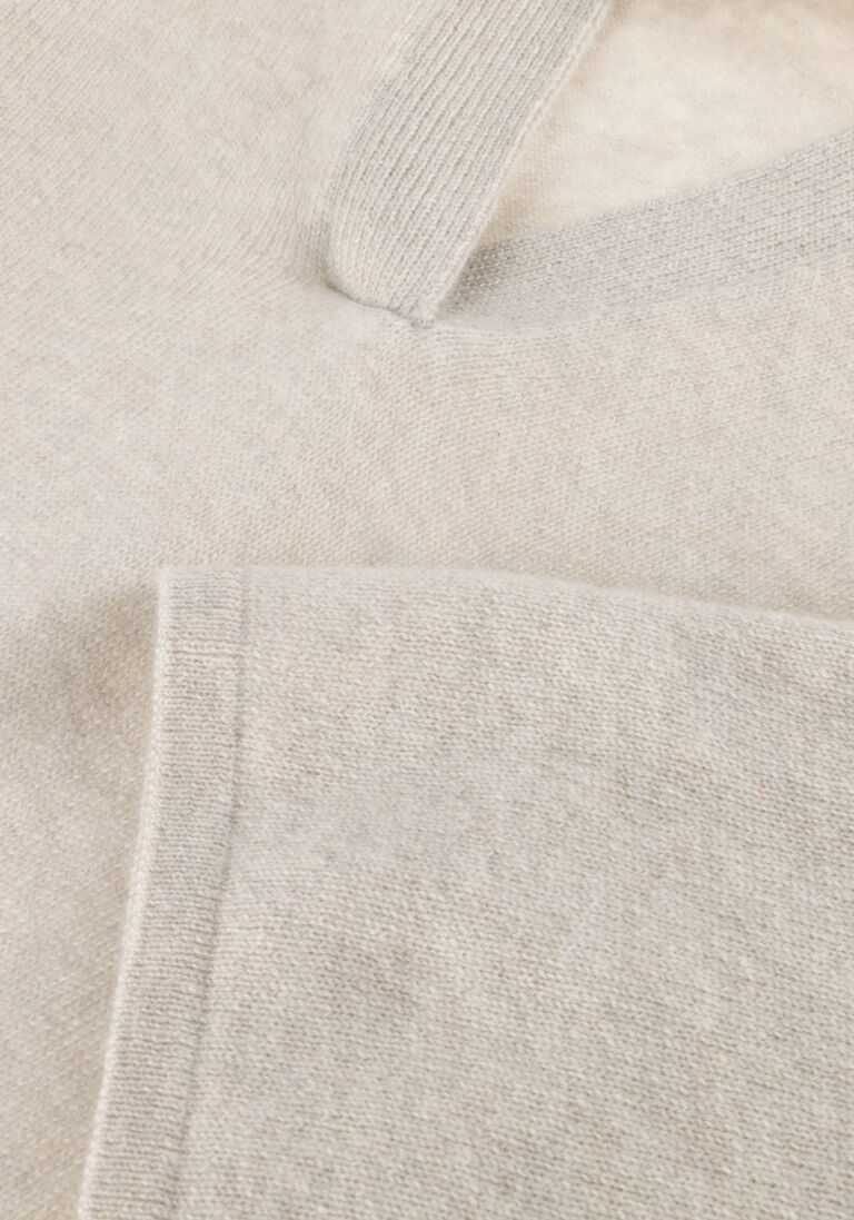 beige lisa yang trui neela t-shirt