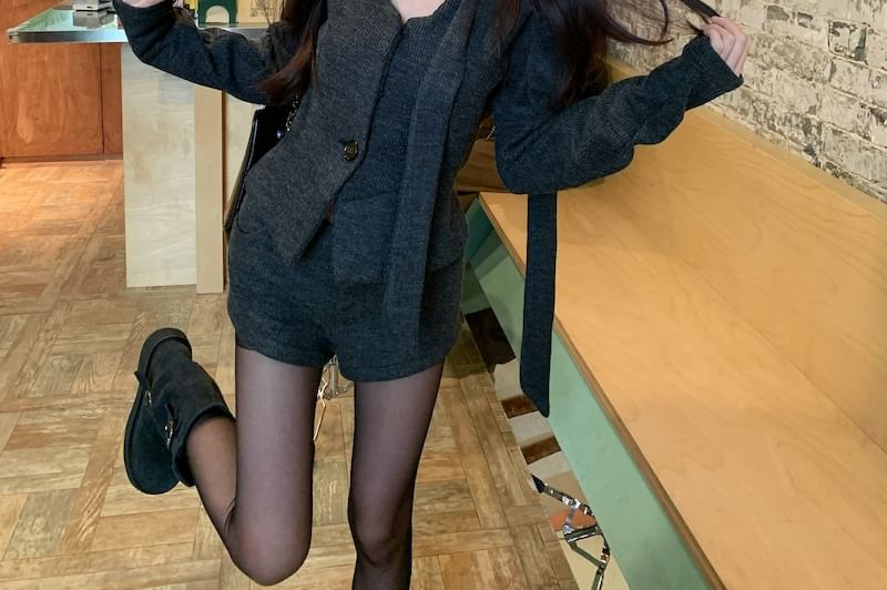 Beem - Geribbelde top met lange mouwen en één knoopje / skort / sjaal / set