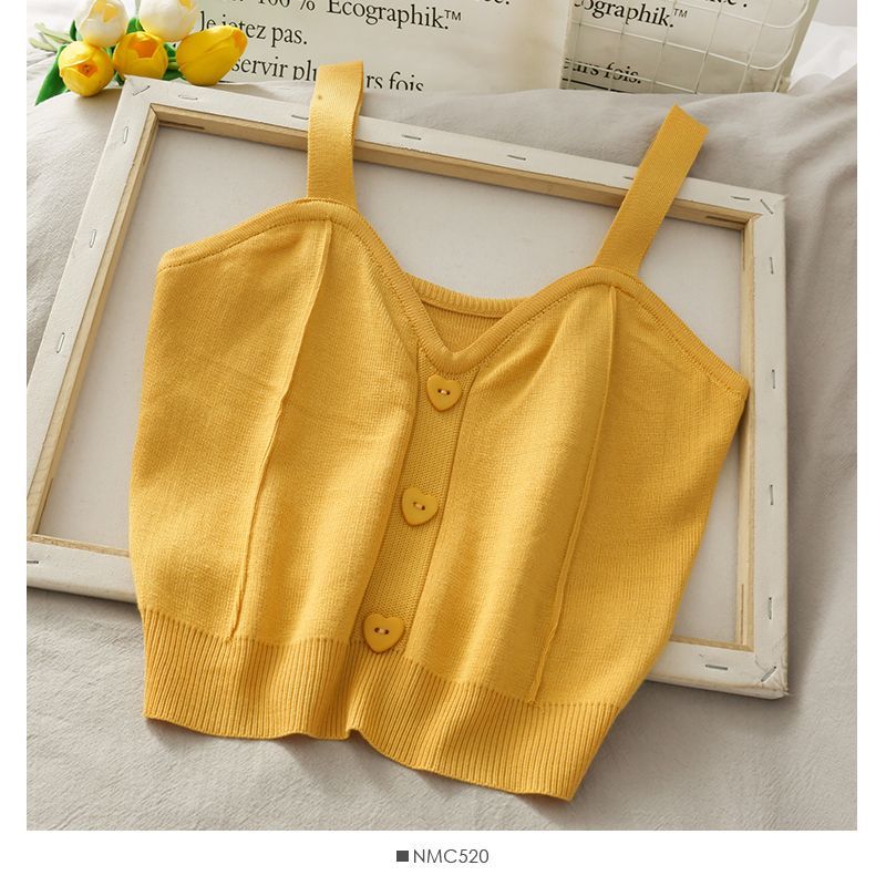 Lemongrass - Cropped gebreide camisole met hart-knoopjes