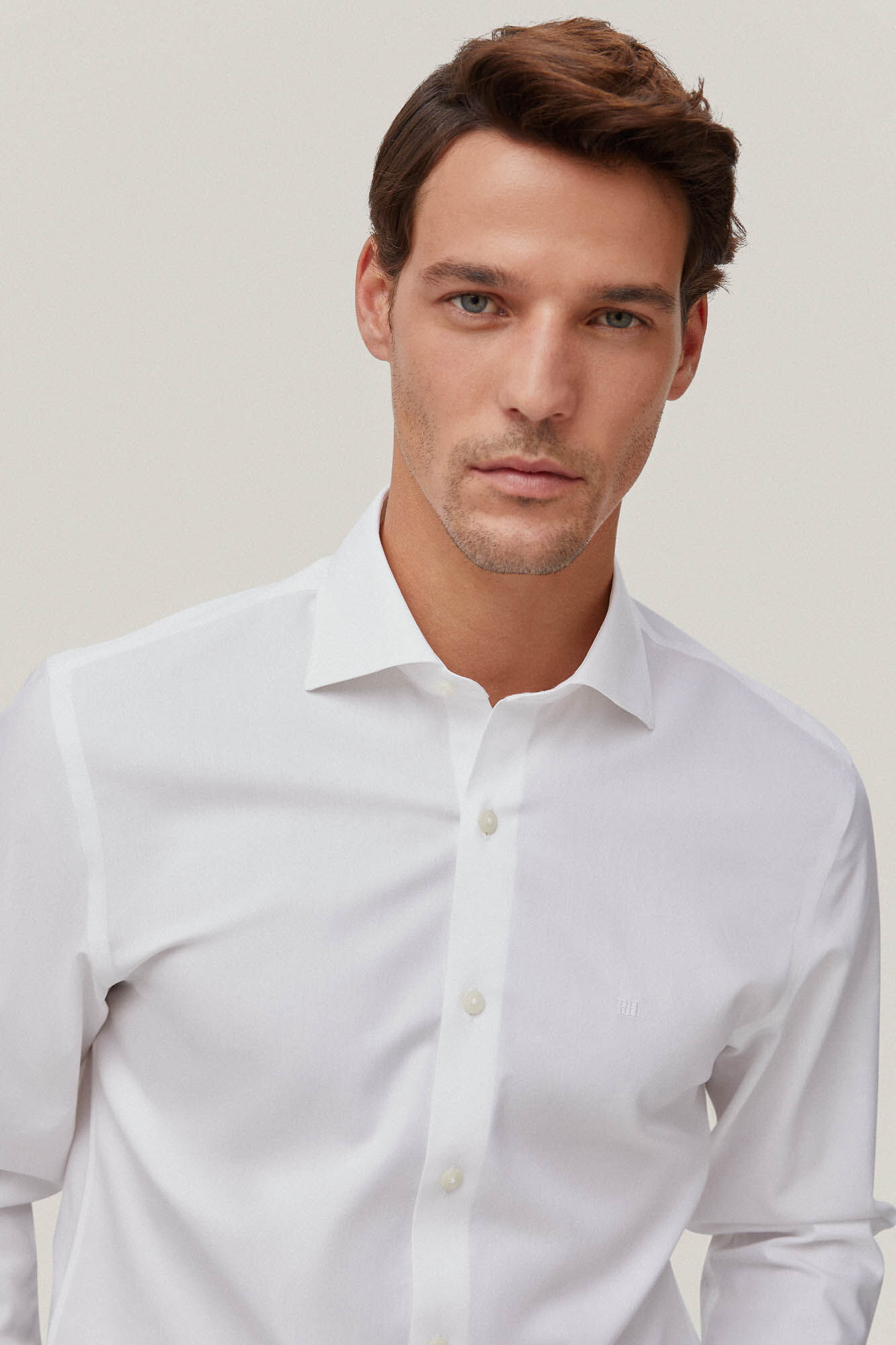 Camisa vestir pinpoint liso non iron + antimanchas - Blanco