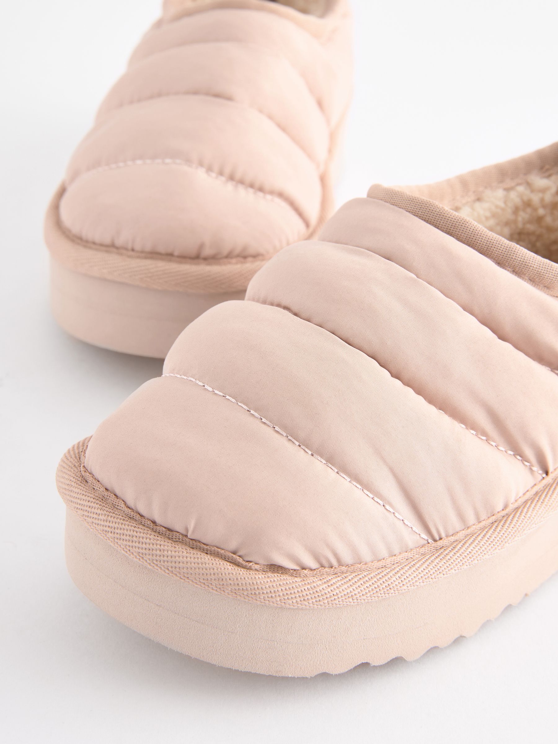 Neutraal - Quilted Flatform Shoot Slippers