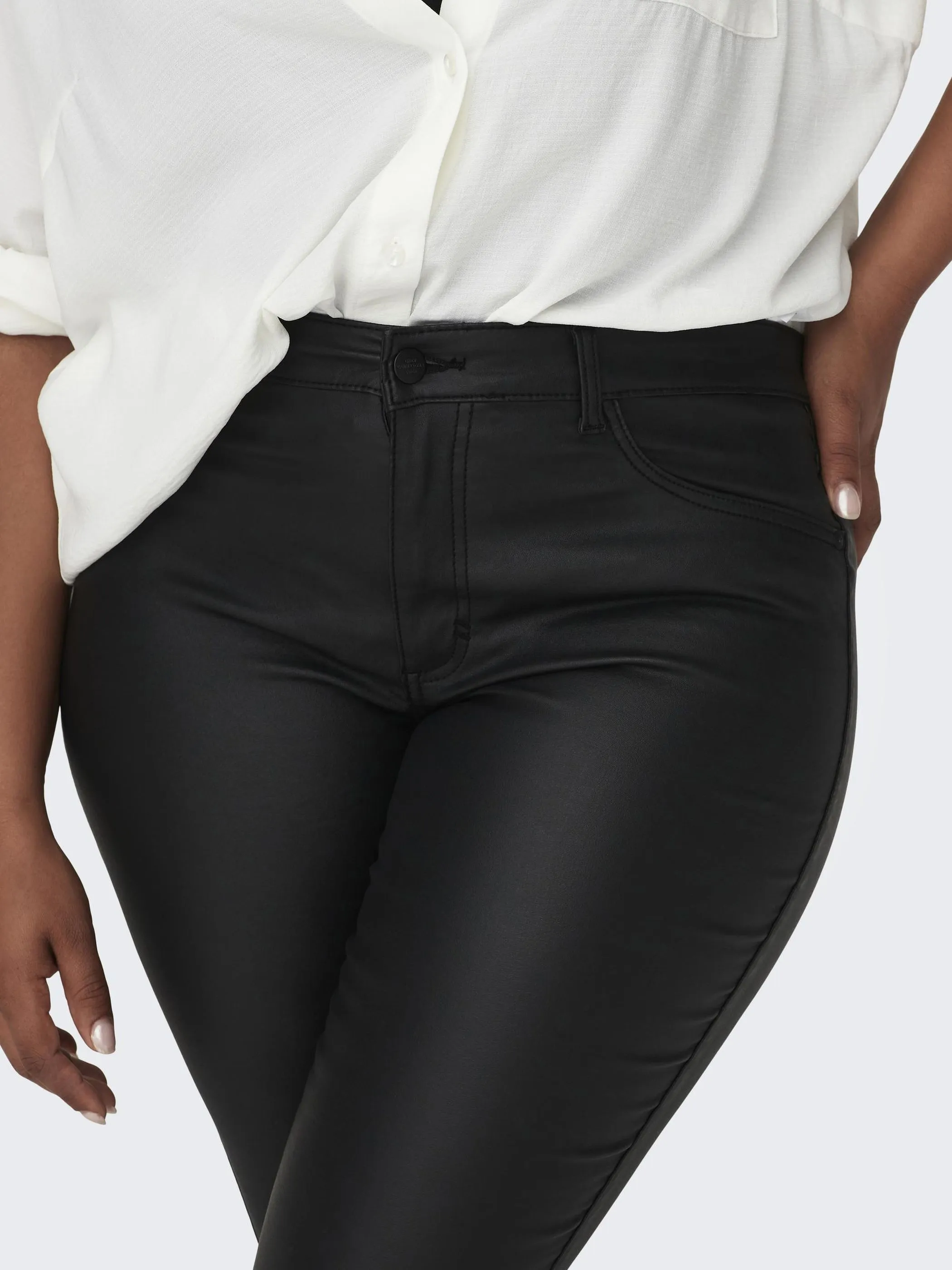 Only Carmakoma CARPUNK REG SK COATED Jeans