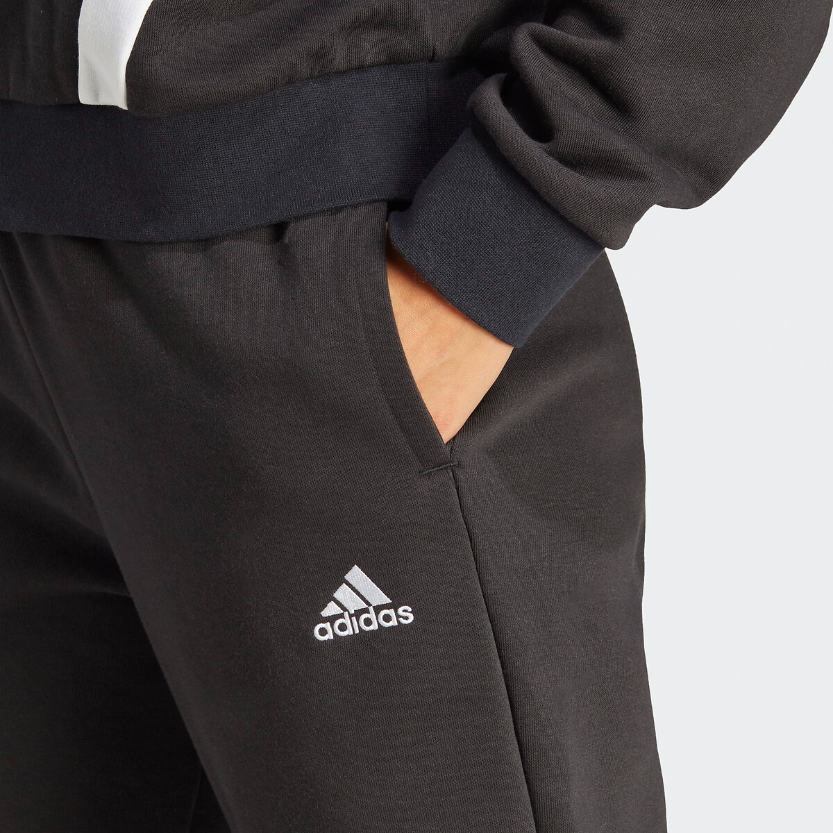 ROUPAS ESPORTIVAS ADIDAS<br>Conjunto de treino Laziday