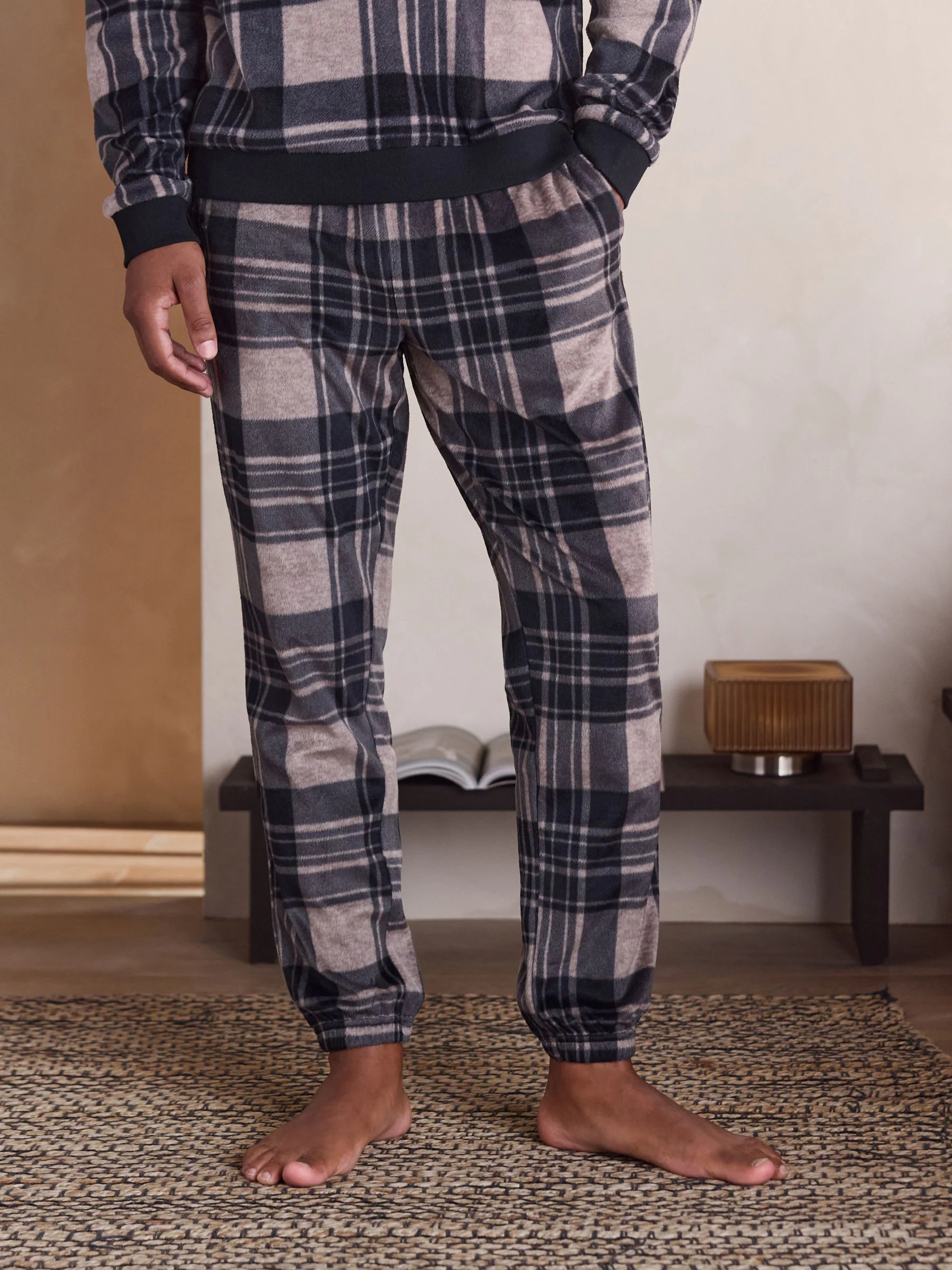 Neutraal/zwart - Thermal Fleece Check Long Sleeve Cuffed Pjyamas Set