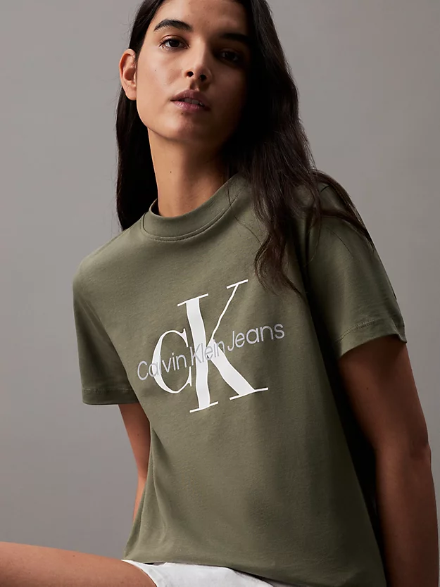 Camiseta com monograma