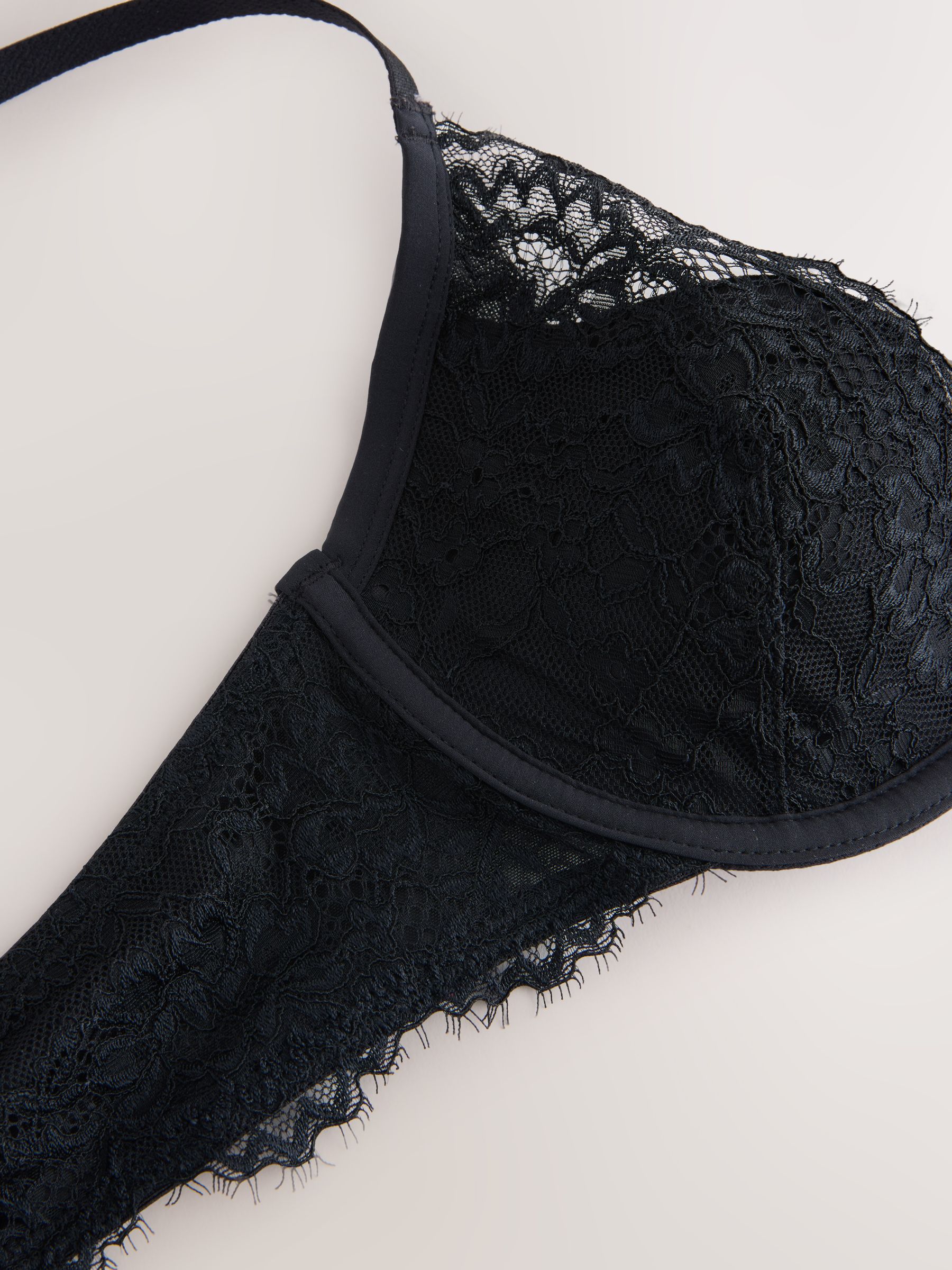 Zwart - A-E Lace Bra
