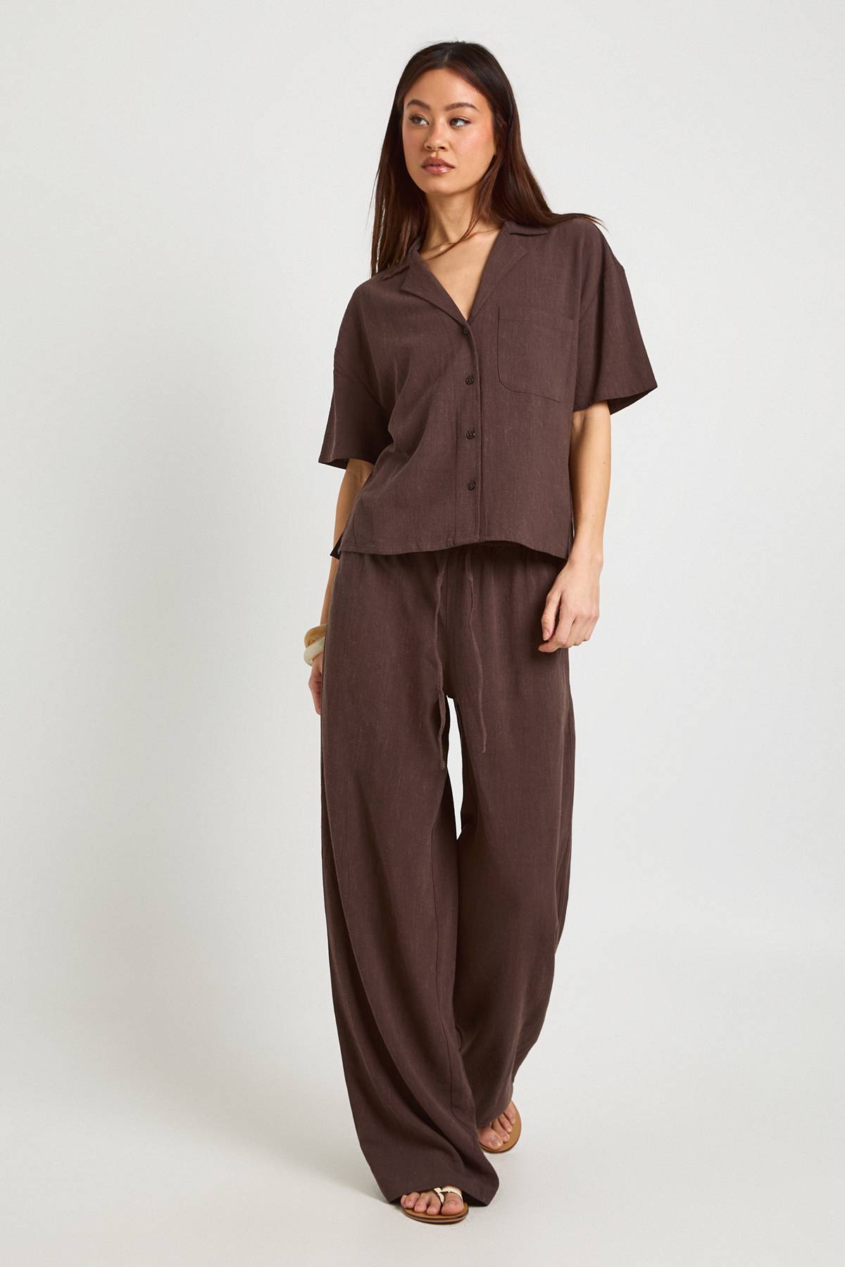 boohoo Chemise Premium En Lin À Manches Courtes Coupe Tall