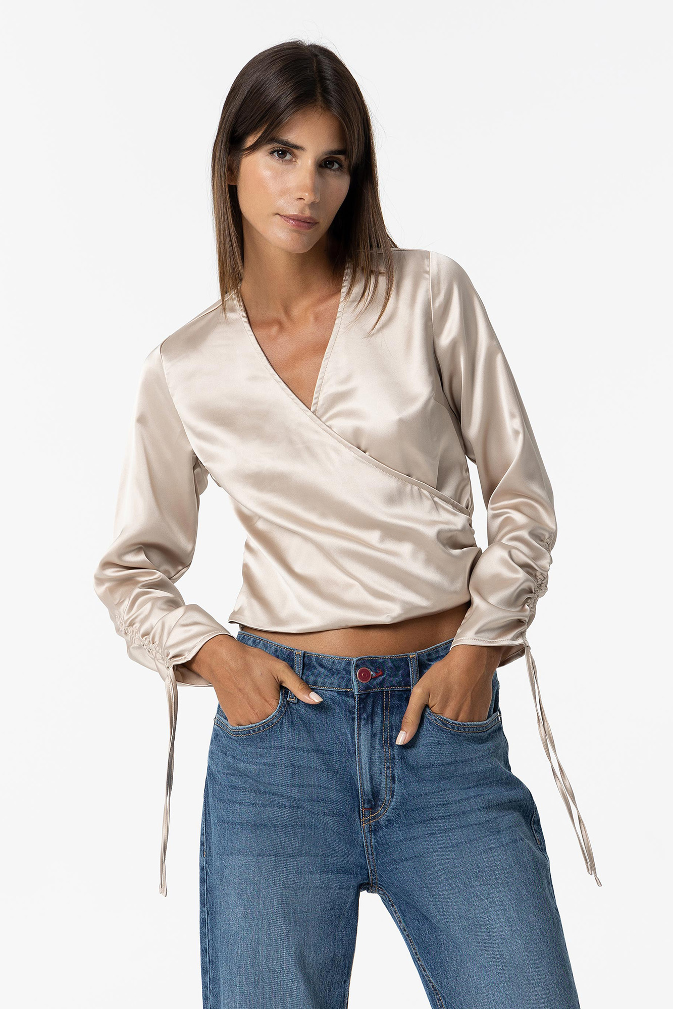 Blusa envelope de cetim