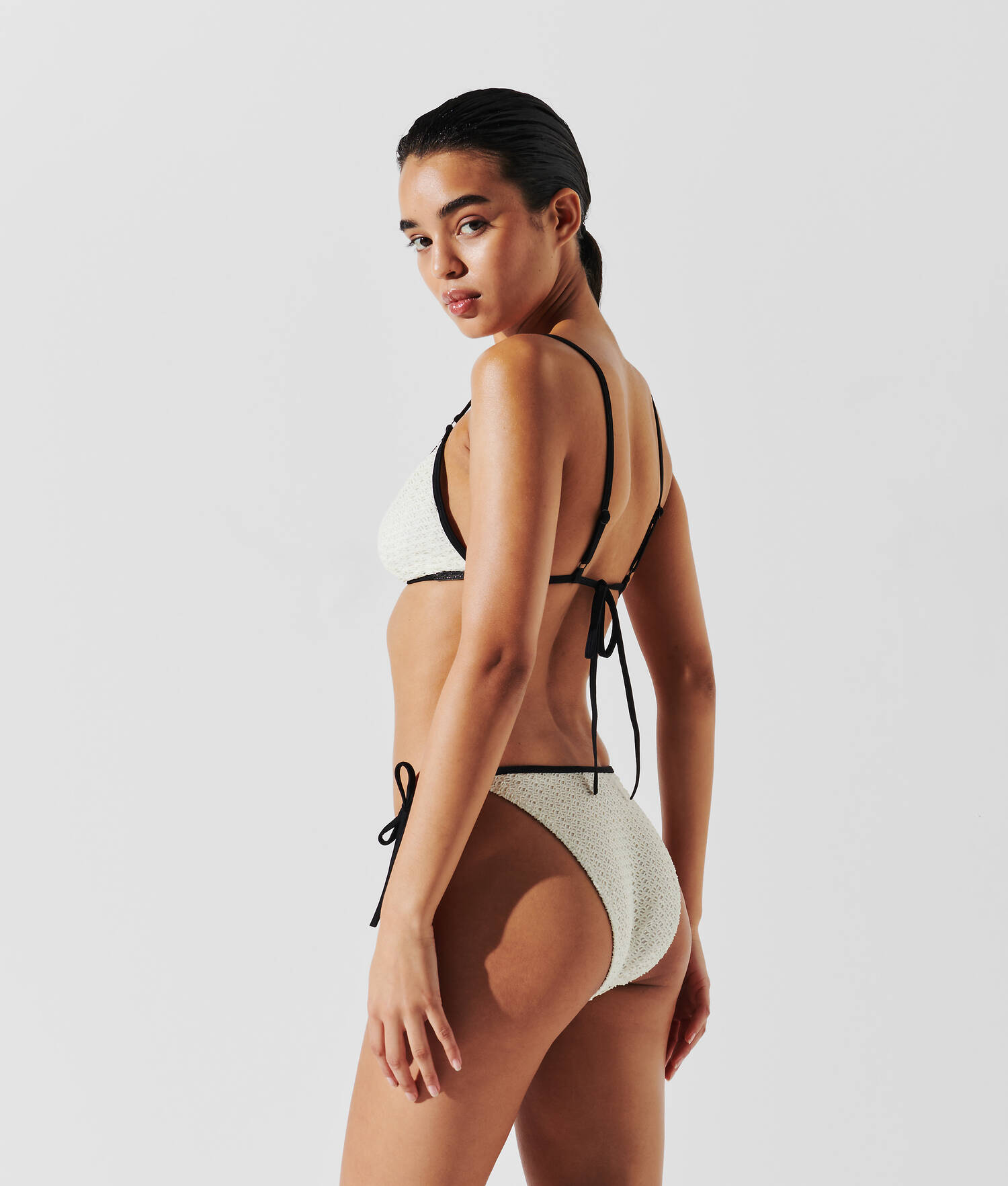 HAUT DE BIKINI TRIANGE EN CROCHET HOTEL KARL
