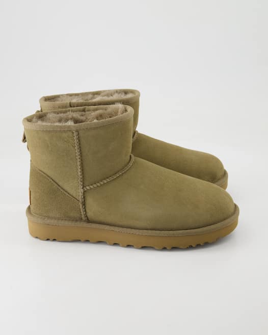 UGG Classic Mini Winterstiefel in Grün
