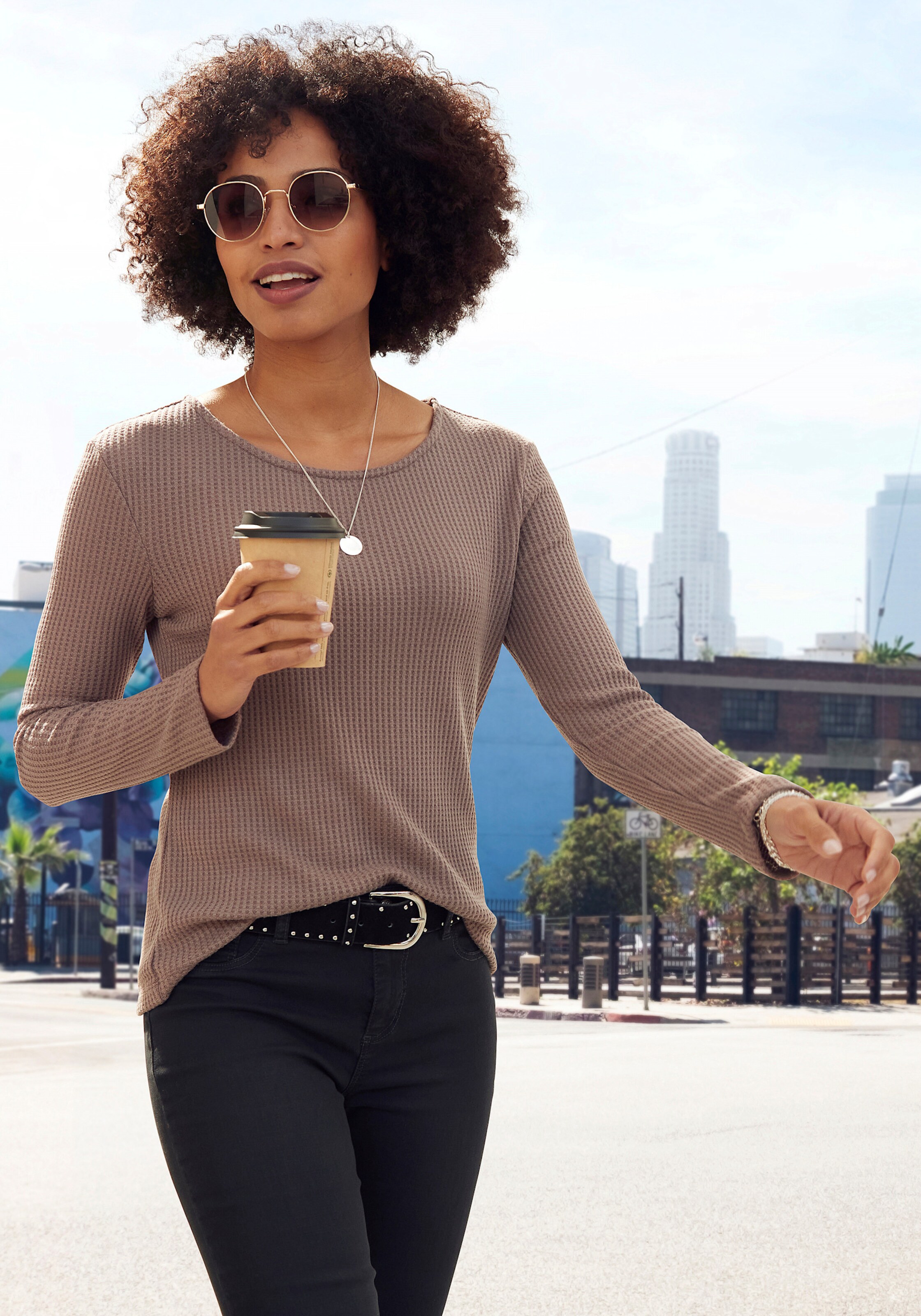 LASCANA Langarmshirt in mauve, taupe