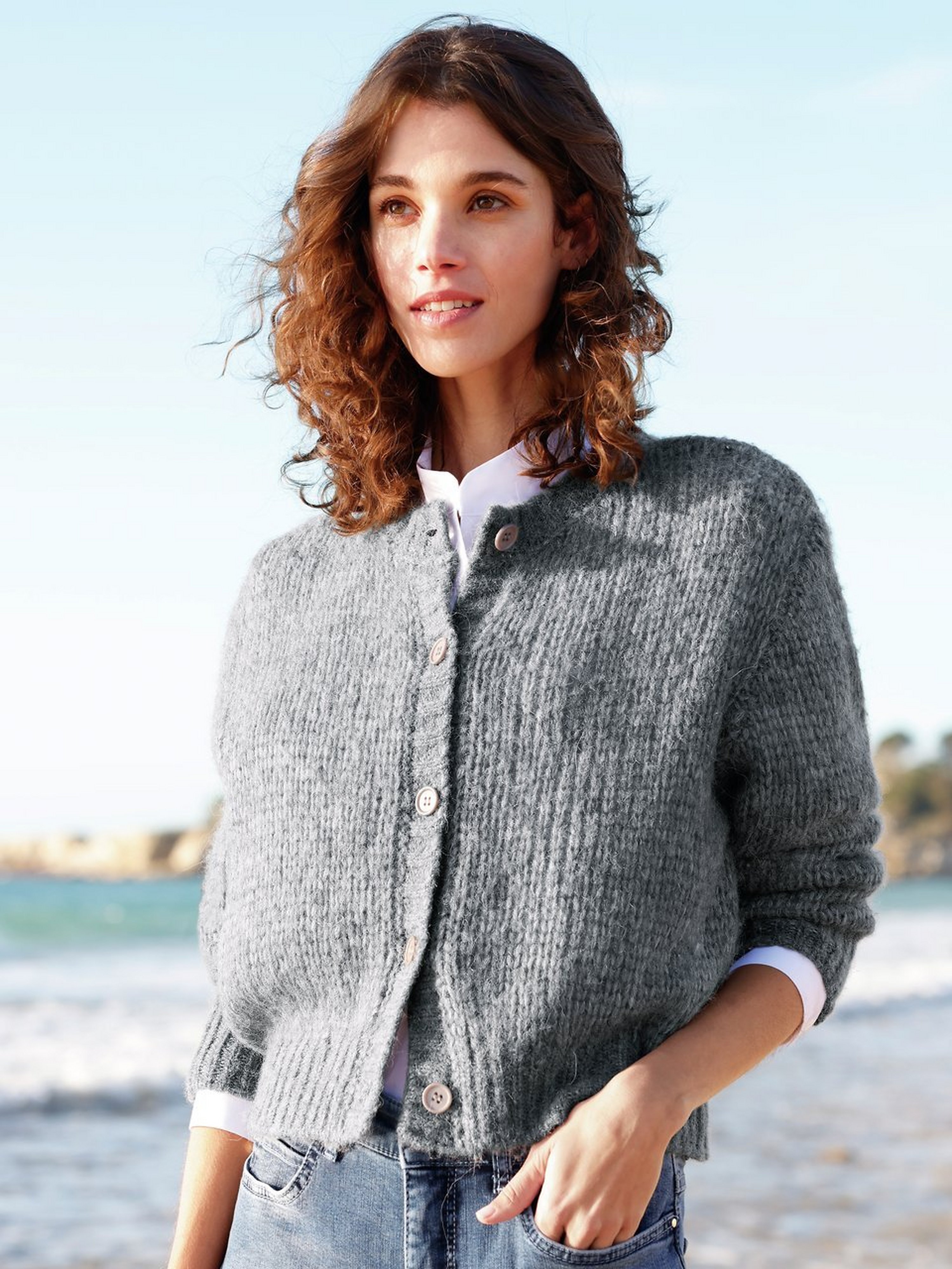 Strickjacke mit überschnittener Schulter