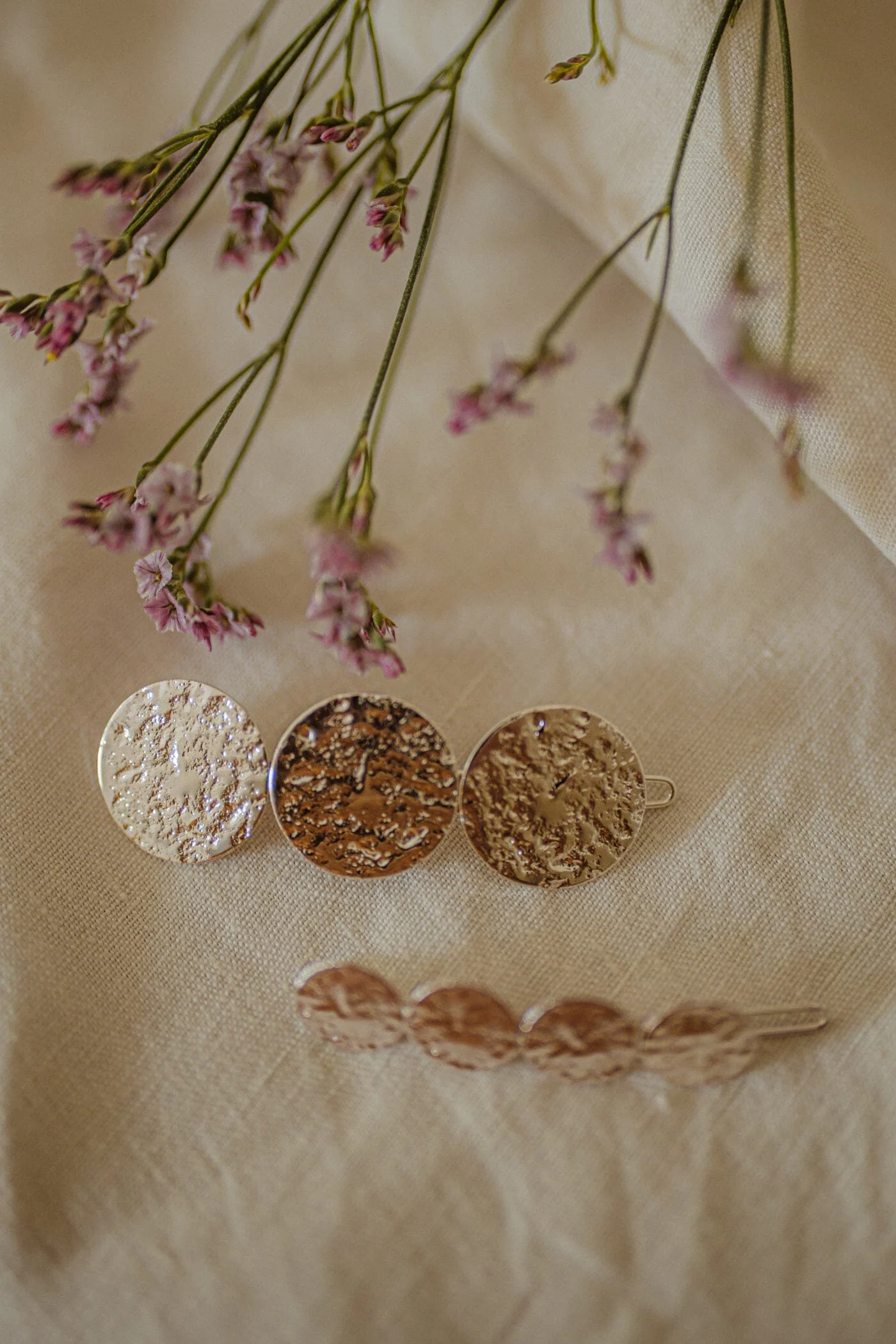 HESTIA - Barrette ronds martelés doré à l'or fin | Argent