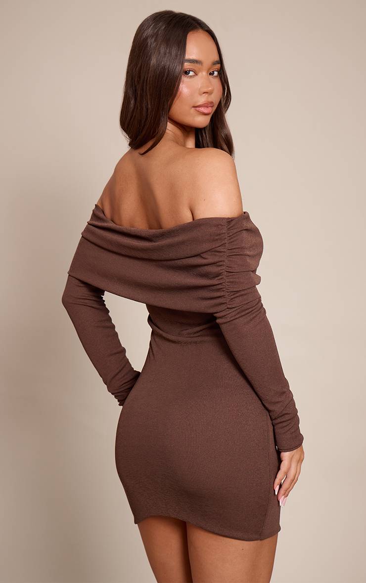 Chocolat Robe Moulante Bardot Froncée En Pelure D'oignon
