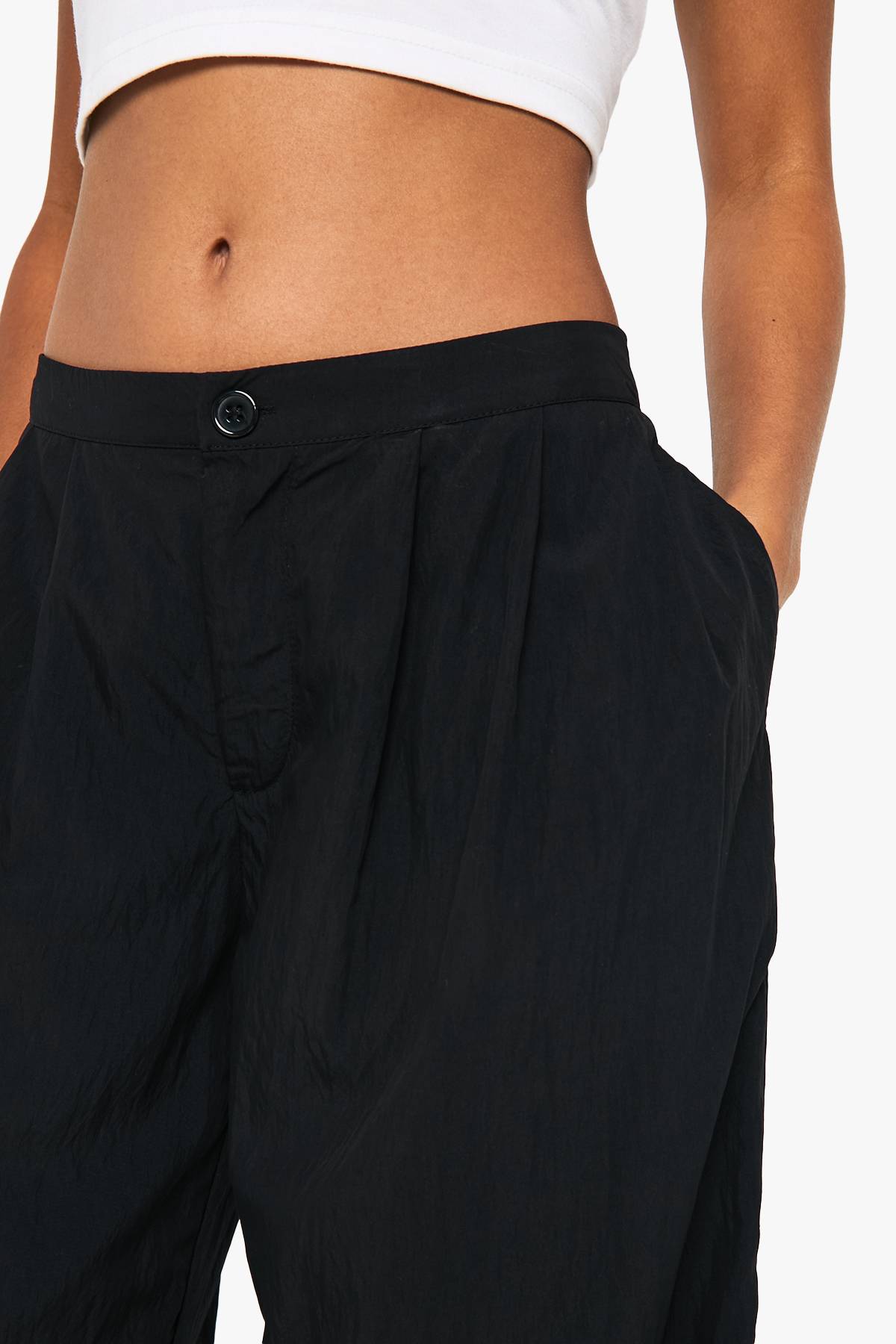 boohoo Pantalon Petite à taille basse à jambe droite