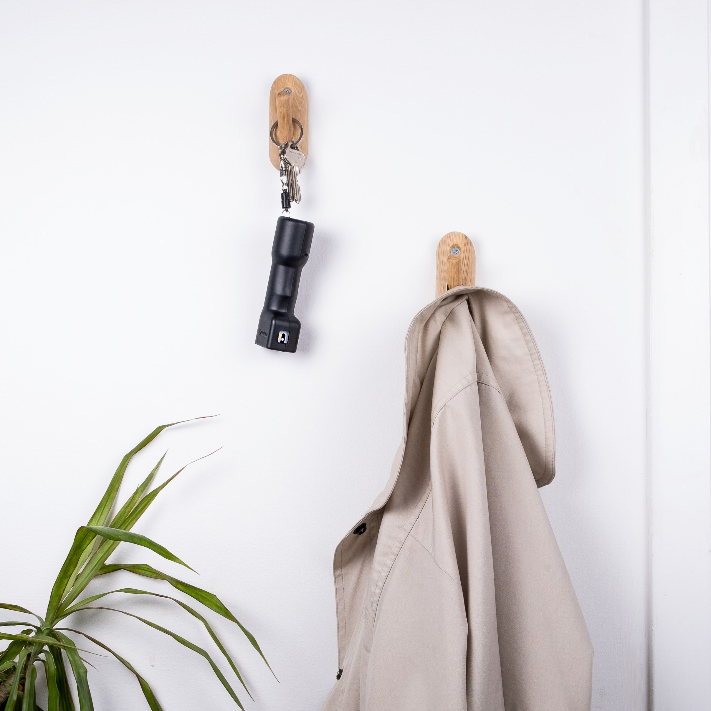 Plegium Smart forsvarsspray med Bluetooth Svart