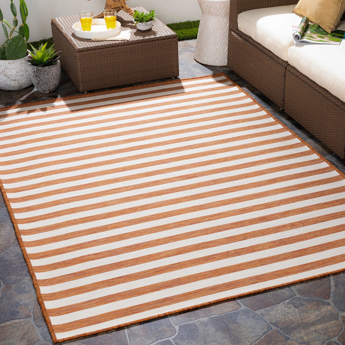 Binnen/buiten gestreept vloerkleed rood/ivoor 80x150 cm ZAKI