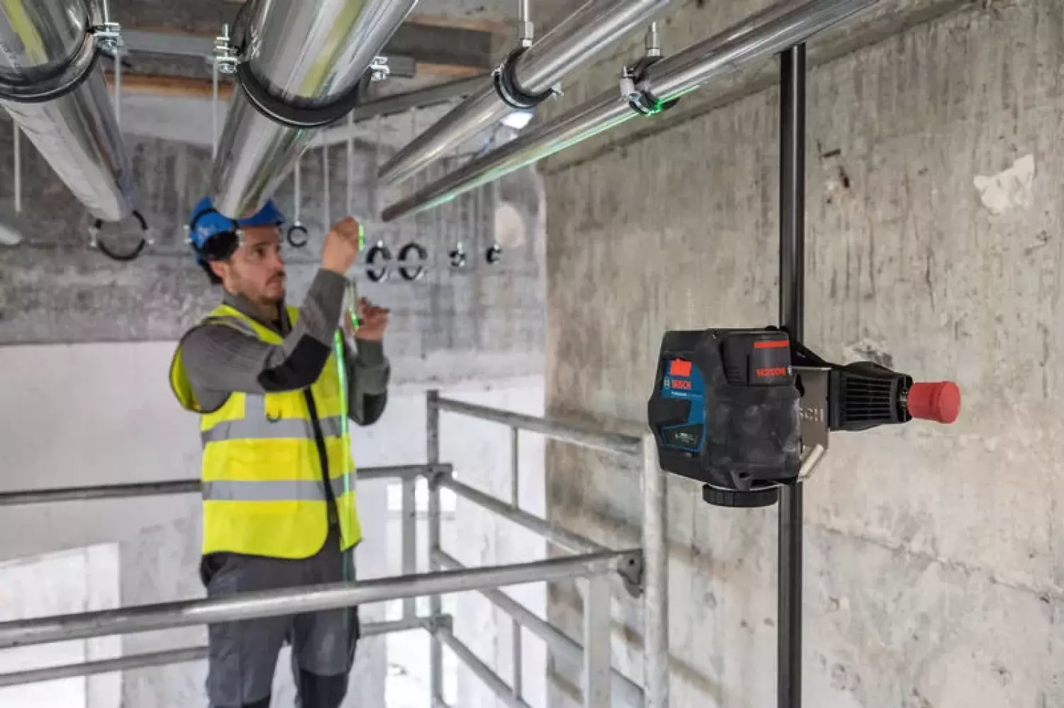 Bosch GCL 12V-50-22 CG 12V accu Kruislijnlaser in tas   statief (inclusief batterijen)