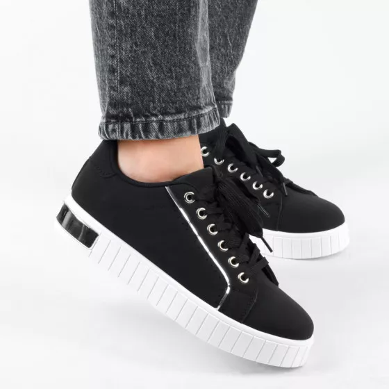 Baskets NOIR MERRY SCOTT