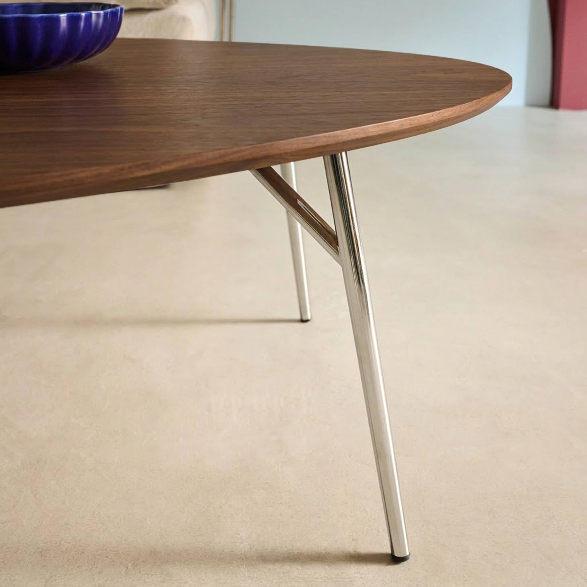 sweeek - Afgeronde driehoekige salontafel met houteffect en