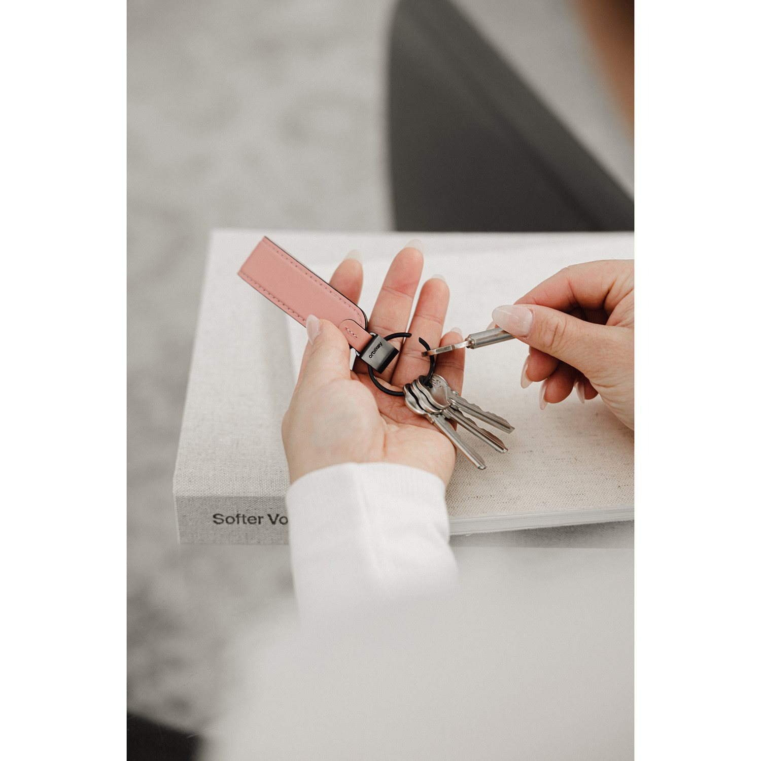 Orbitkey Loop Keychain Leather cotton candy