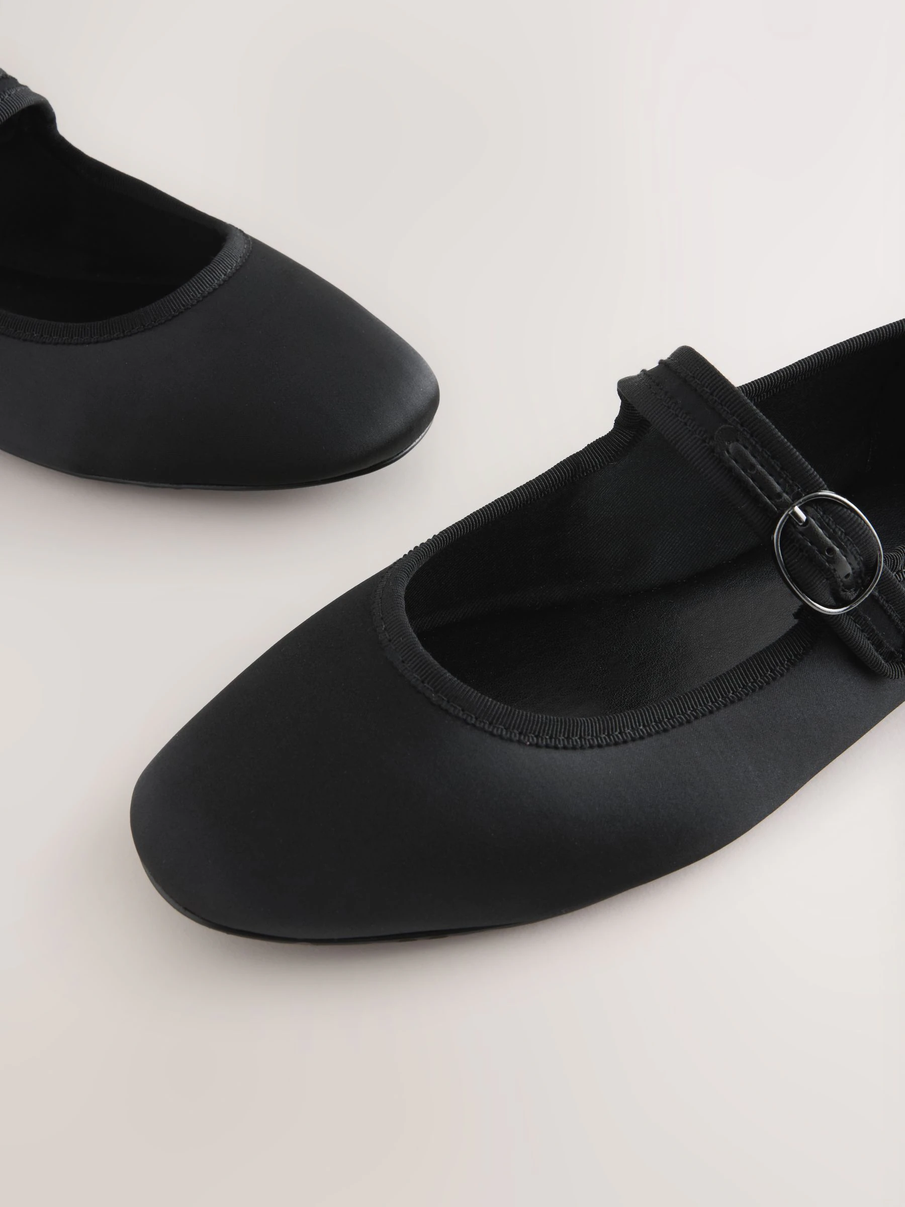 Zwarte satijn - Forever Comfort Round Toe Buckle Detail Mary Jane Shoes