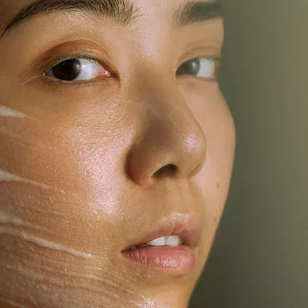 Máscara Peeling Clareadora MÁDARA Peel AHA 60ml