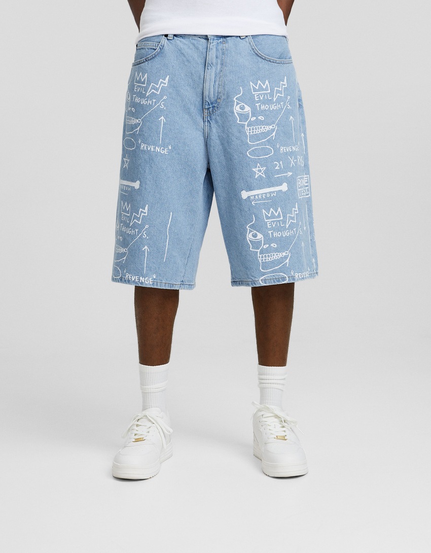 Bermuda jeans com estampa Jean-Michel Basquiat