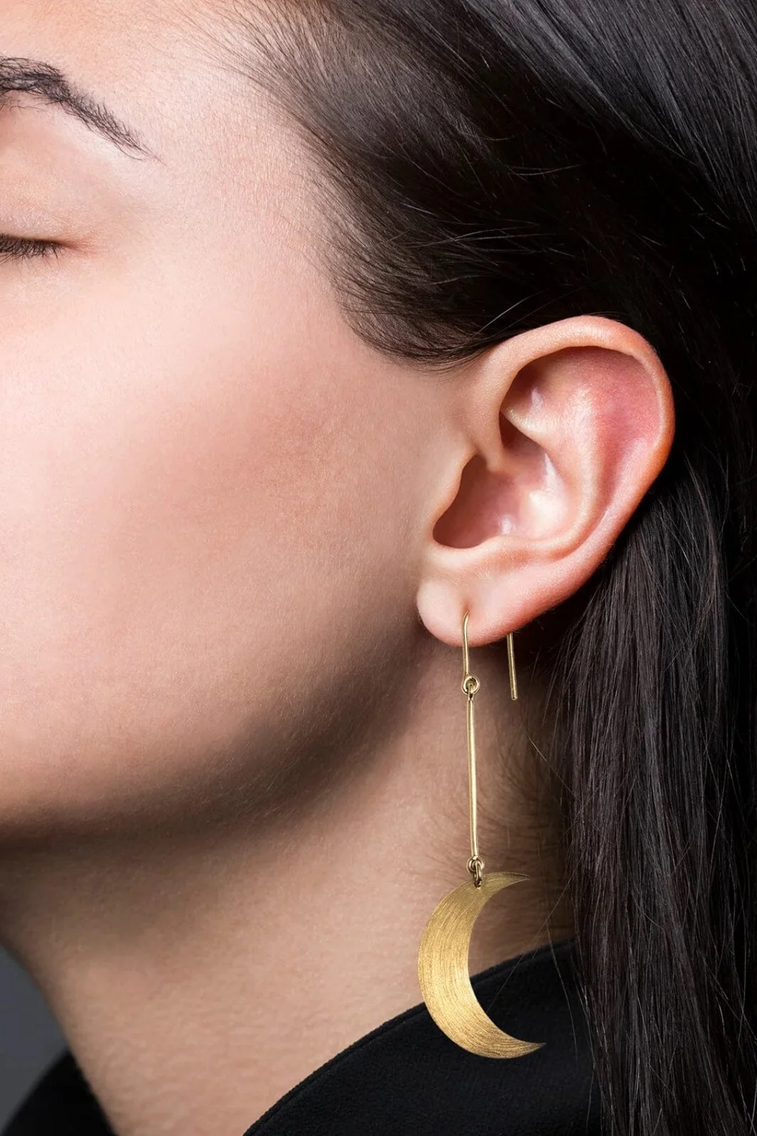 Jane Kønig Half Moon Earring forgyldt