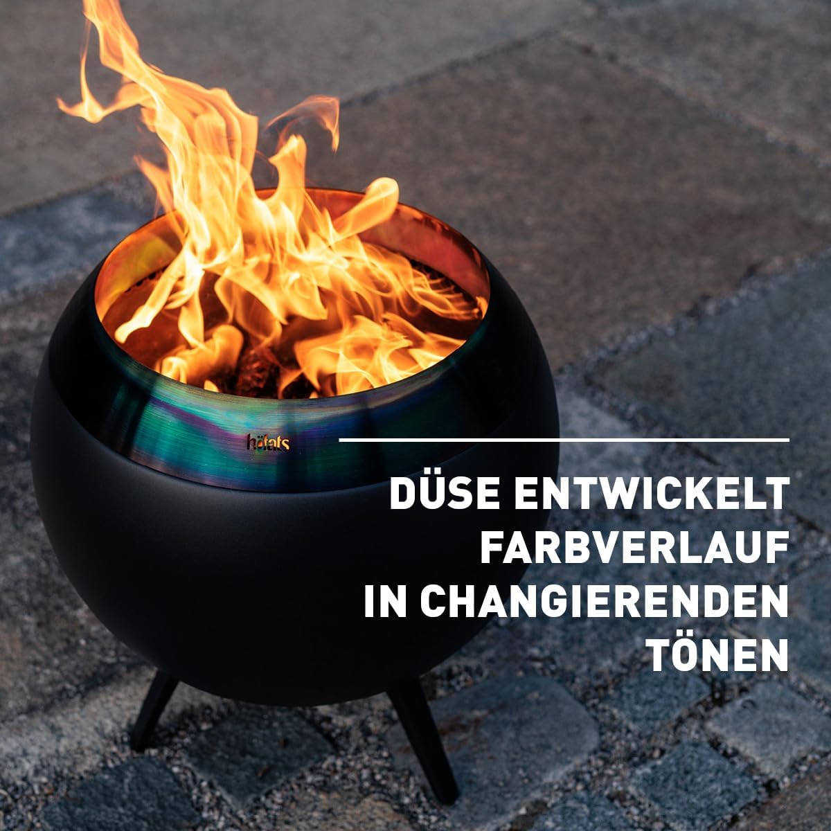 höfats - Moon 45 All Black Feuerschale mit niedrigem Fuß - emaillierter, raucharmer, schwarzer Feuerkorb mit Holzvergaser-Technologie, zweistufigen Verbrennungsprozess - Feuerstelle mit ⌀ 45 cm