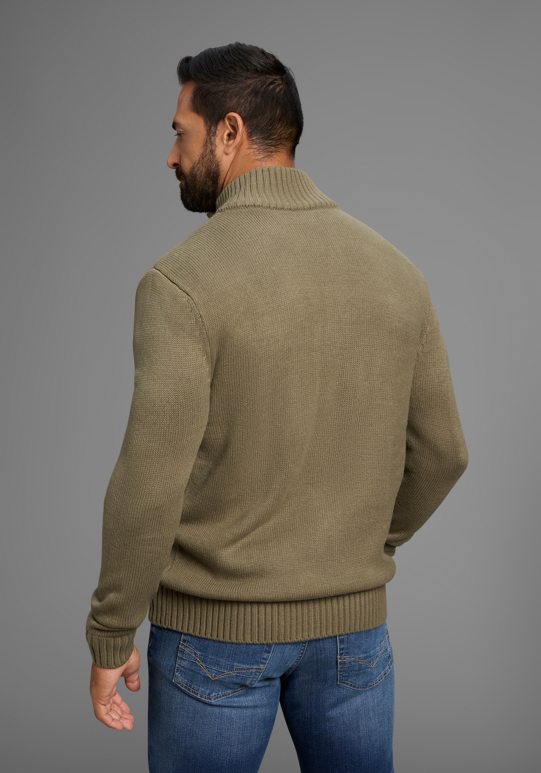 Man's World Strickjacke »Neue Kollektion! Highlight mit Knöpfen& Taschen«, mit Stehkragen,weicher Griff, Perfekt für die kältere Jahreszeit
