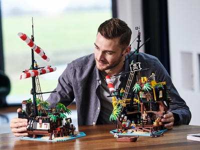 LEGO Piraten van Barracuda Baai (21322)