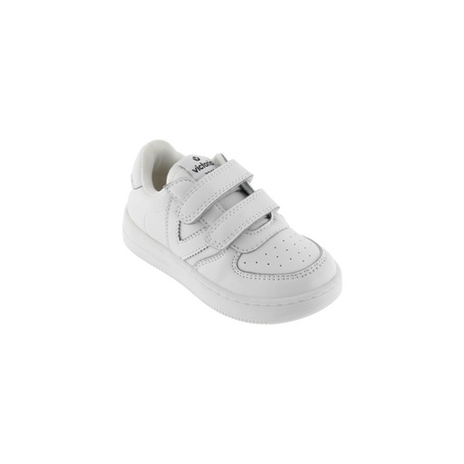 Tênis Victoria Tiempo monocromático branco em couro sintético com fecho de velcro.