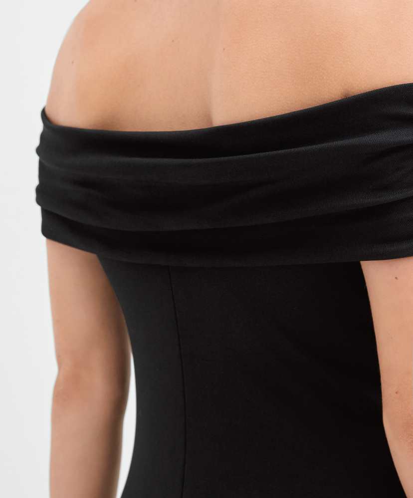 Vestido ombro a ombro