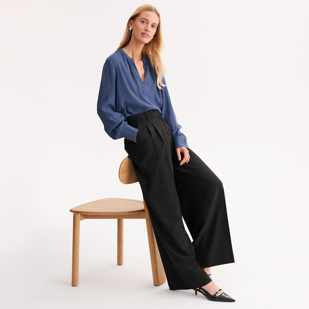 ANNE WEYBURN<br>Blusa de manga comprida com decote em V