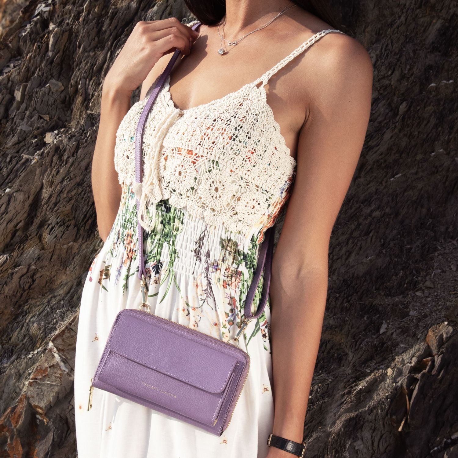 TL142433 – Urania – leren Portemonnee/phone holder with strap