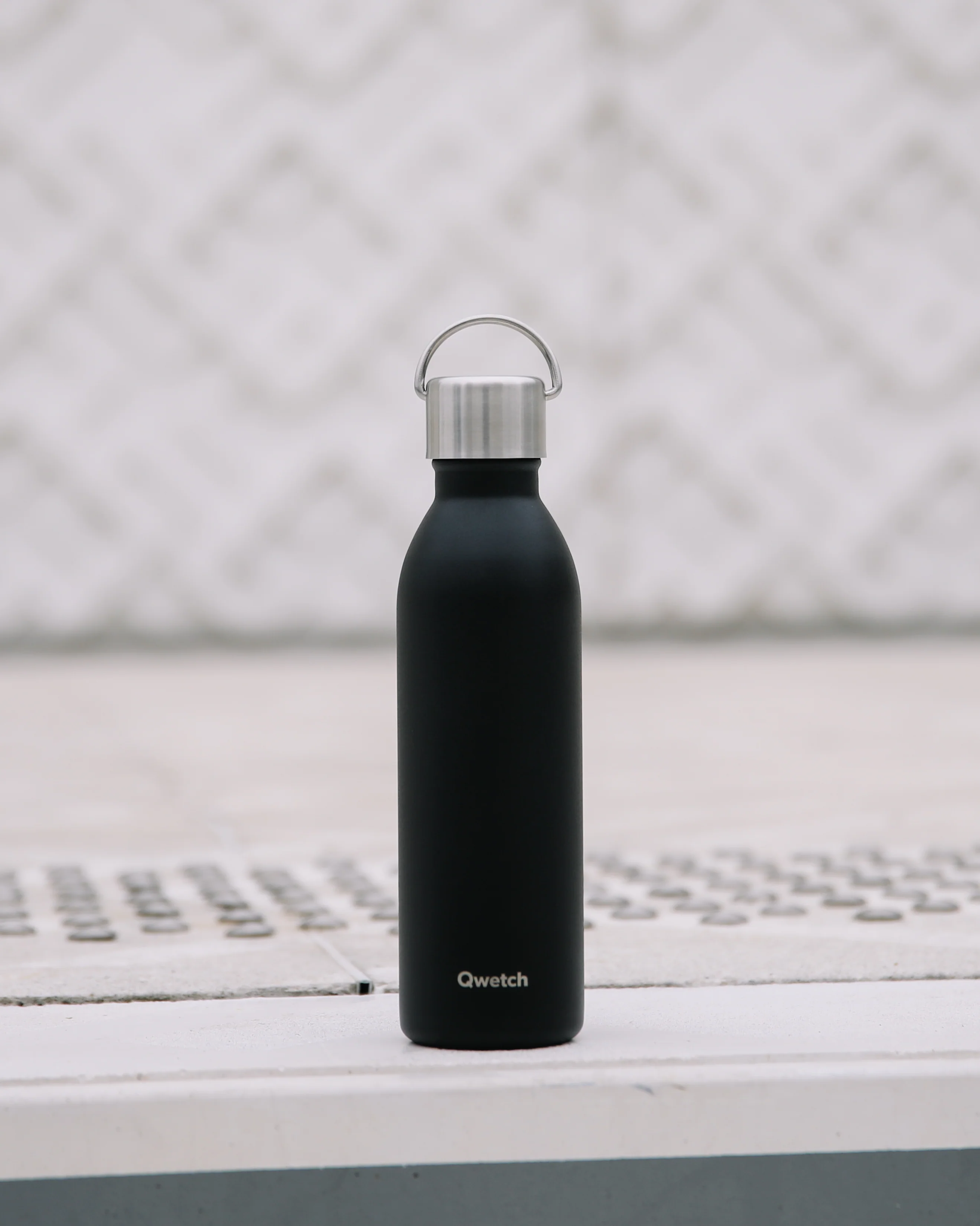 Bouteille Isotherme Active Matt Noir - Qwetch