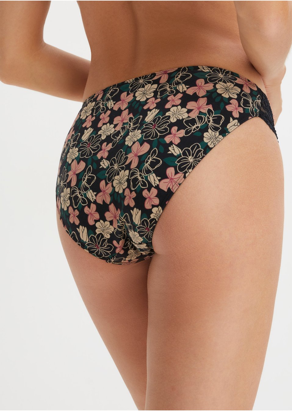 Lot de 4 slips à dentelle