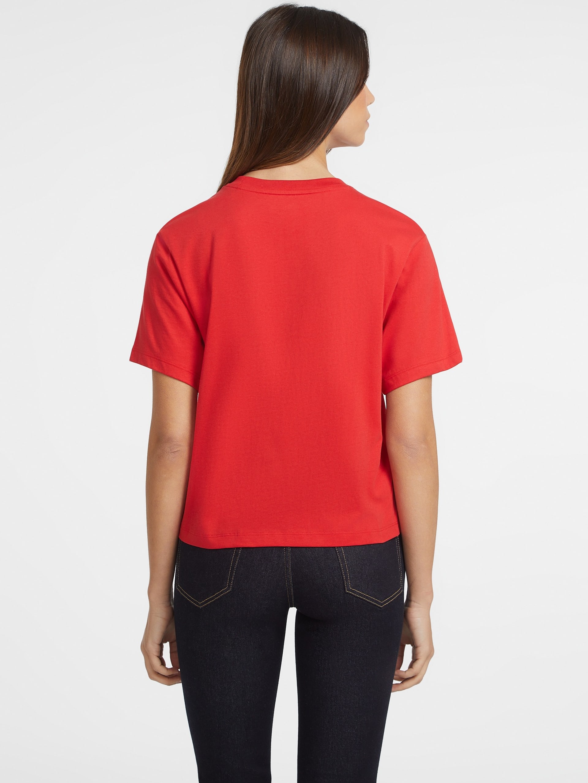 Camiseta com logo quadrado