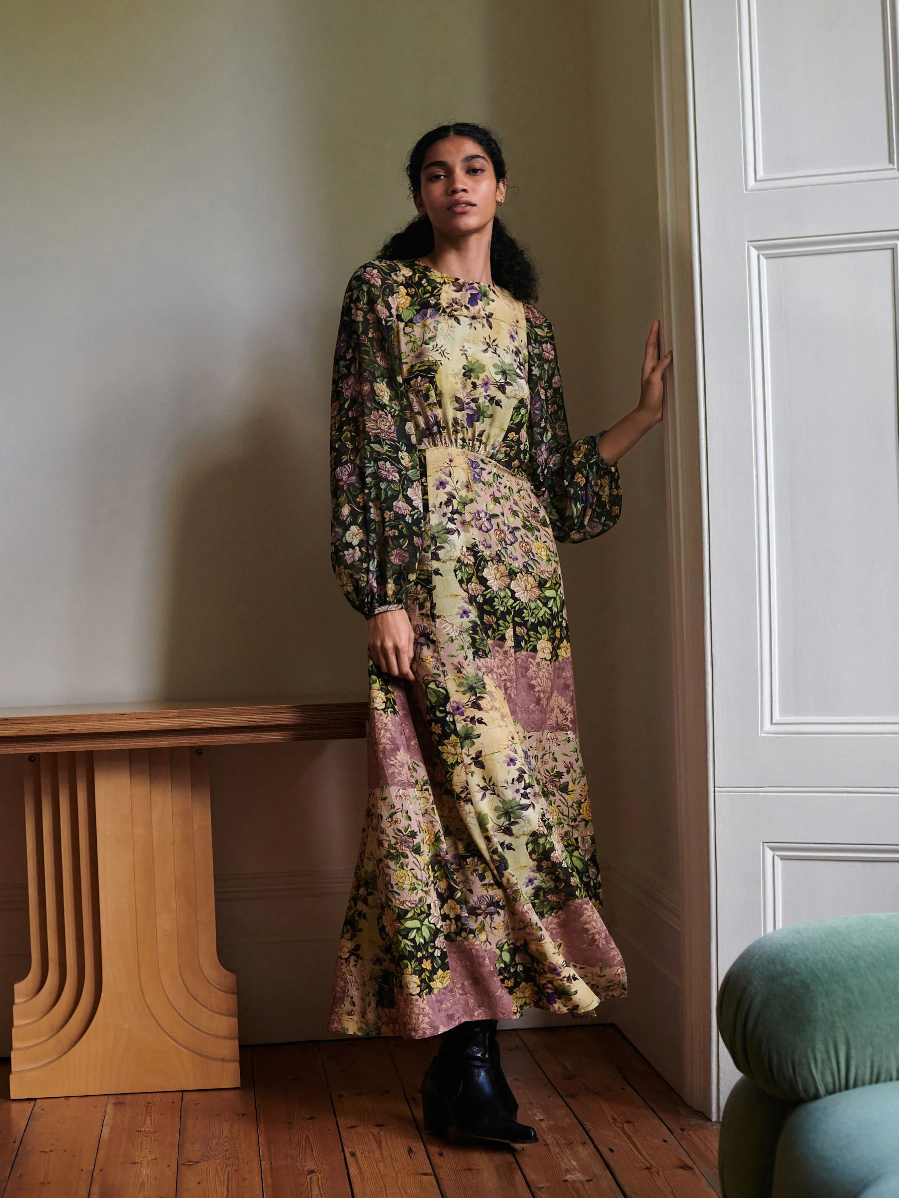 Zwart & Roze Bloemen Patchwork Print - Midi-jurk met lange mouwen