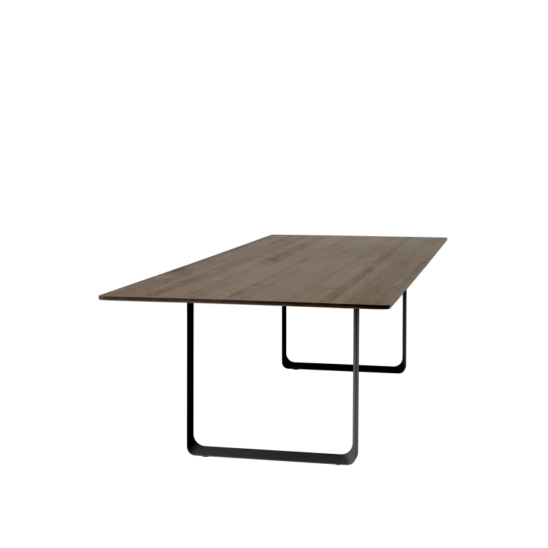 Muuto 70/70 tafel 295x108 smoked oak zwart
